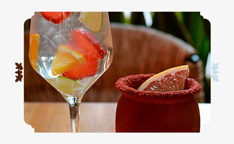 Coctel De Barro Y Gin - Corazon De Maguey Bebida, transparent png download