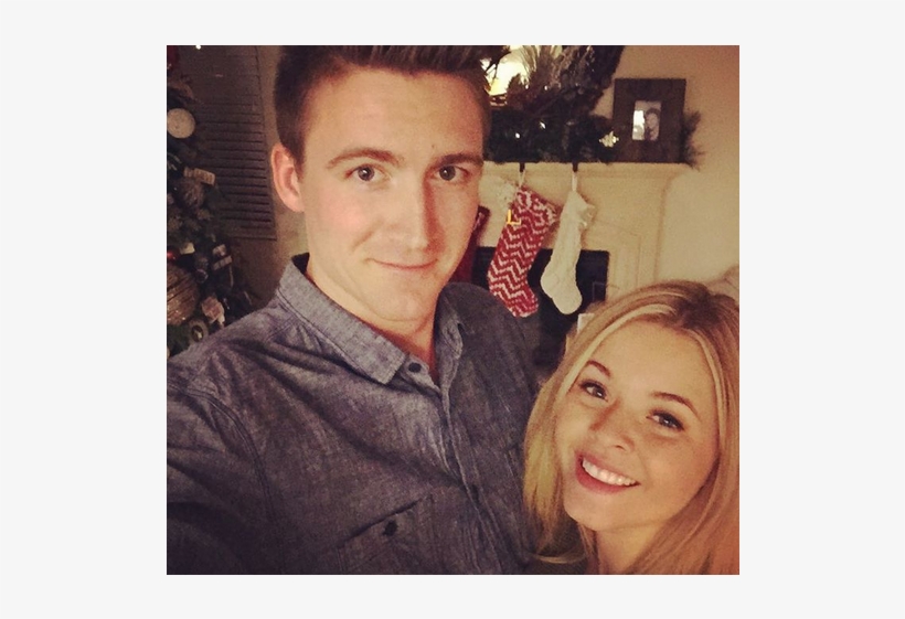 La Star De La Série Pretty Little Liars, Sasha Pieterse - Sasha Pieterse With Boyfriend, transparent png download