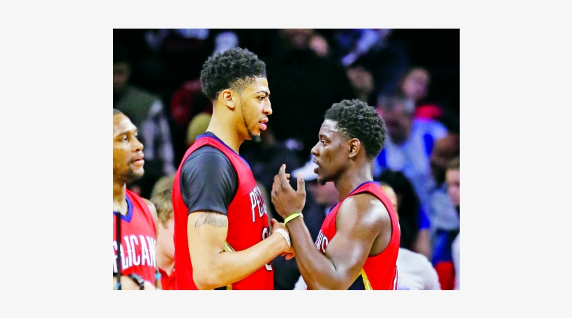 Anthony Davis Recibe Felicitaciones De Su Compañero - Basketball Player, transparent png download