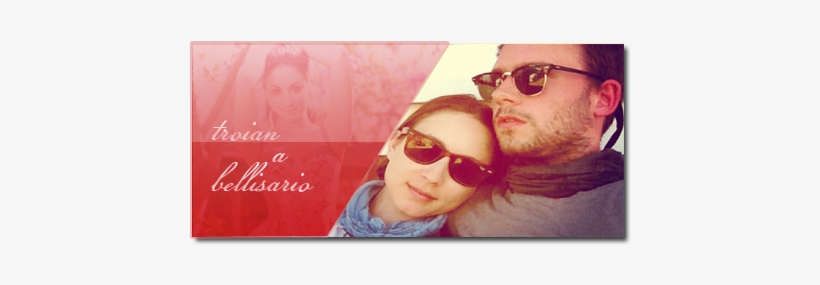 Adams O Priateľke Troian Bellisario - Selfie, transparent png download