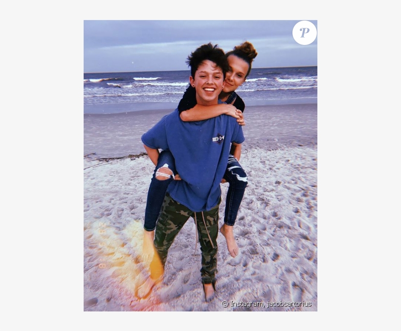 Après Sept Mois De Relation, Millie Bobby Brown Et - Jacob Sartorius And Millie Bobby Brown Kissing, transparent png download