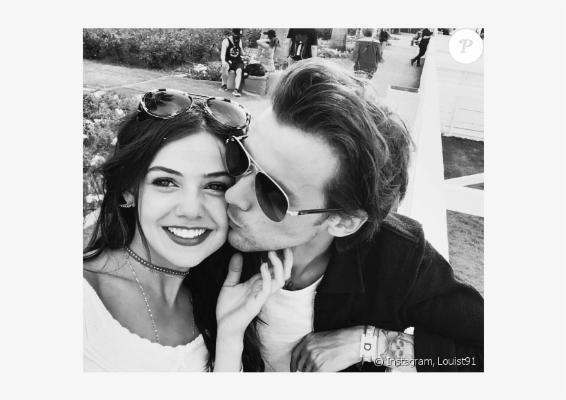 Louis Tomlinson A Publié Un Premier Selfie De Couple - Danielle Campbell Boyfriend 2017, transparent png download