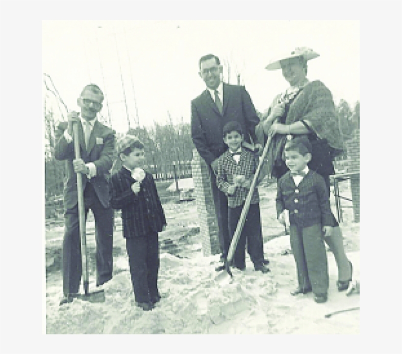 Rabbi Ilan Feldman As A Child In Front Of His Father, - Congregation Beth Jacob, transparent png download