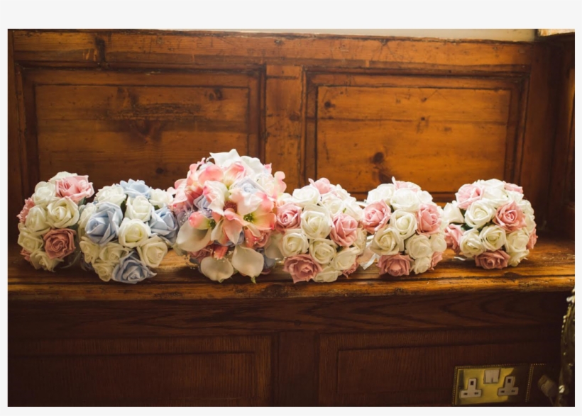 Brides Flowers With Bridesmaids Posies - Bride, transparent png download