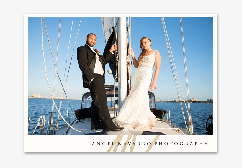 Scenic Wedding Couple On Boat Ride - Boat, transparent png download