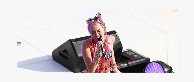 Miley Cyrus Reveals Her New Dance Routine Down Under - Sydney, transparent png download