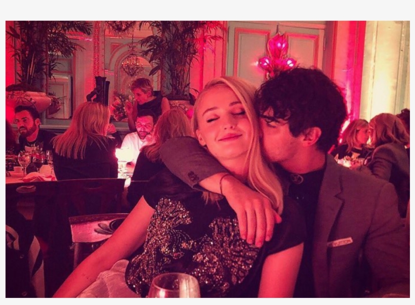 Joe Jonas Et Sophie Turner In Love - Sophie Turner, transparent png download