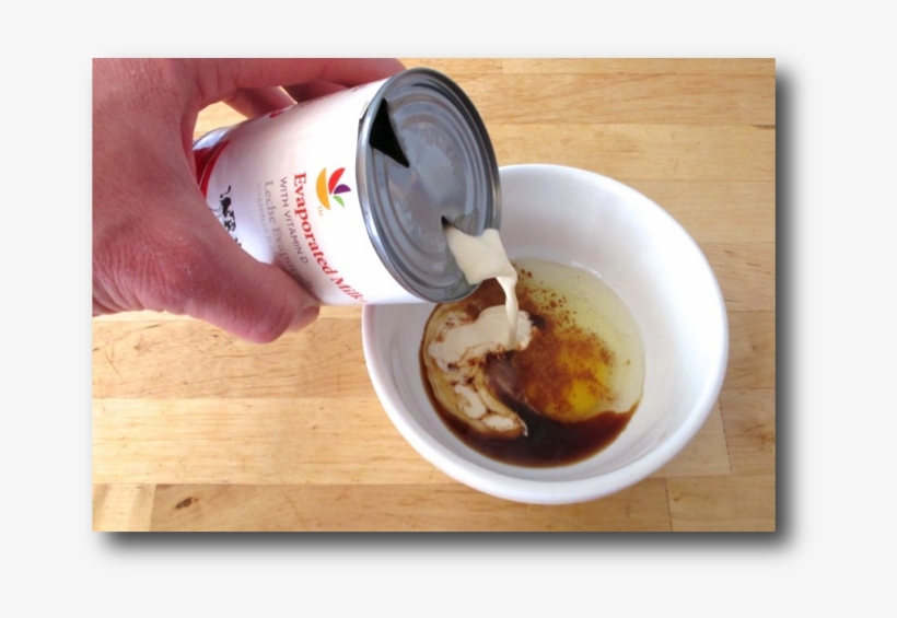 Pouring Evaporated Milk From A Freshly Opened Can - Can Of Evaporated Milk Opened, transparent png download
