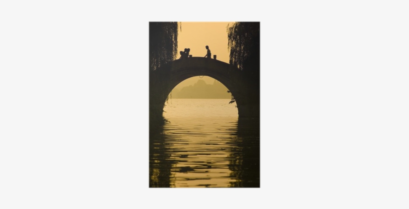 Silhouette Of People Walking On Bridge,famous Xihu,china - Vreemdelingen En Priesters: Christelijke Missie In, transparent png download