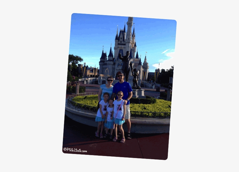Melinda And Family - Disney World, Cinderella Castle, transparent png download