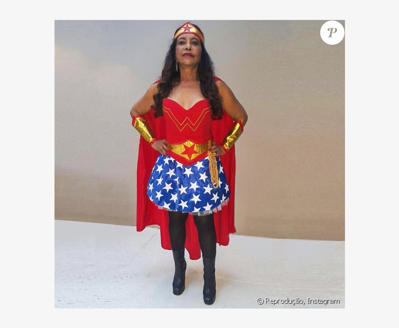 Mercedes, Mãe De Taís Araújo, Se Vestiu De Mulher Maravilha - Son, transparent png download