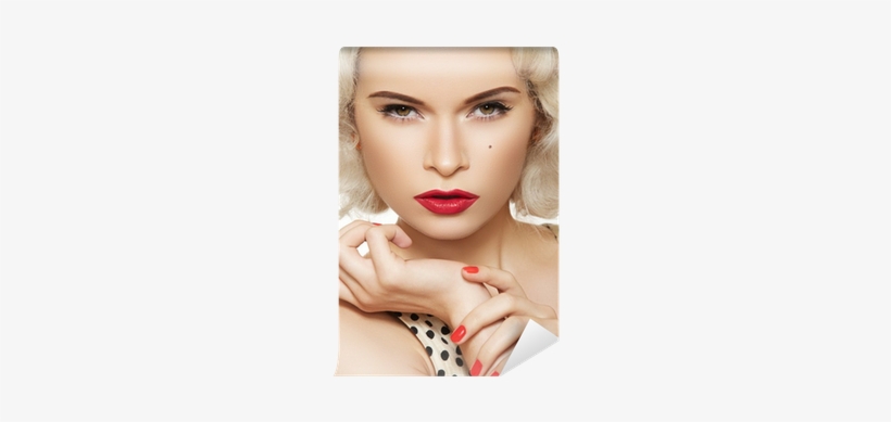 Sexy Woman With Vintage Make Up And Hairstyle - Pin-up Model, transparent png download