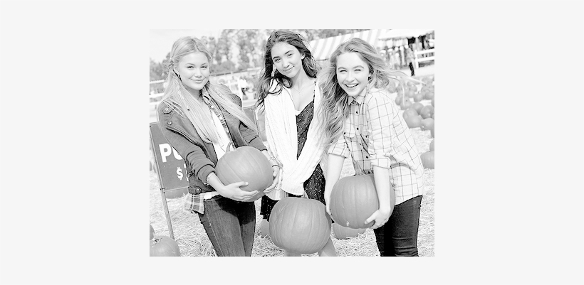 Olivia Holt, Rowan Blanchard And Sabrina Carpenter - Olivia Holt And Rowan Blanchard, transparent png download