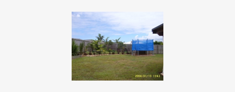 Family Home Only 35 Minutes To Brisbane City And 40 - Grass, transparent png download