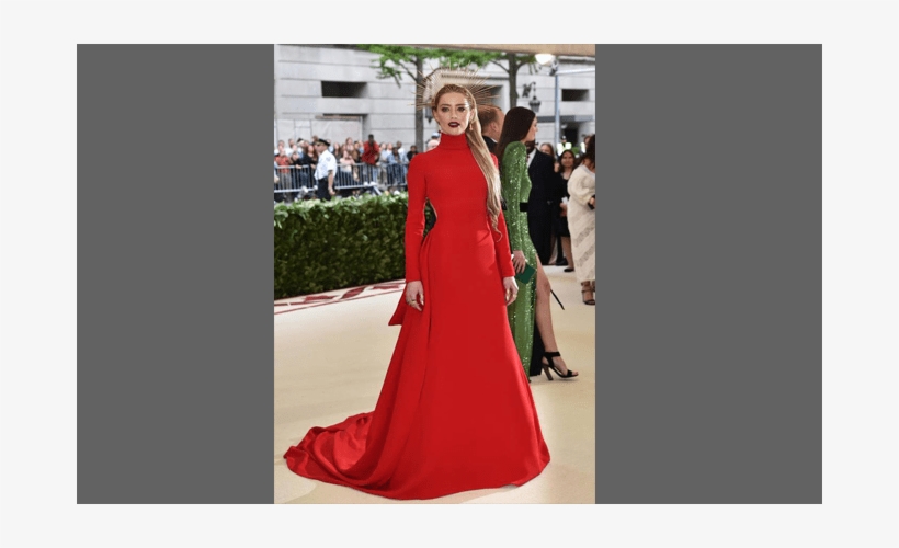 Met Gala 2018 Red Carpet Look - Met Gala 2018 Энн Хетуэй, transparent png download