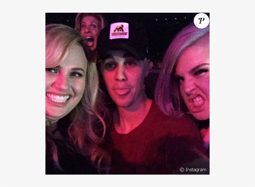 Rebel Wilson, Justin Bieber Et Kelly Osbourne Au Concert, transparent png download