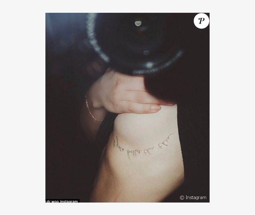 Chloë Grace Moretz S'est Offert Un Nouveau Tatouage - Chloë Grace Moretz Tatouage, transparent png download