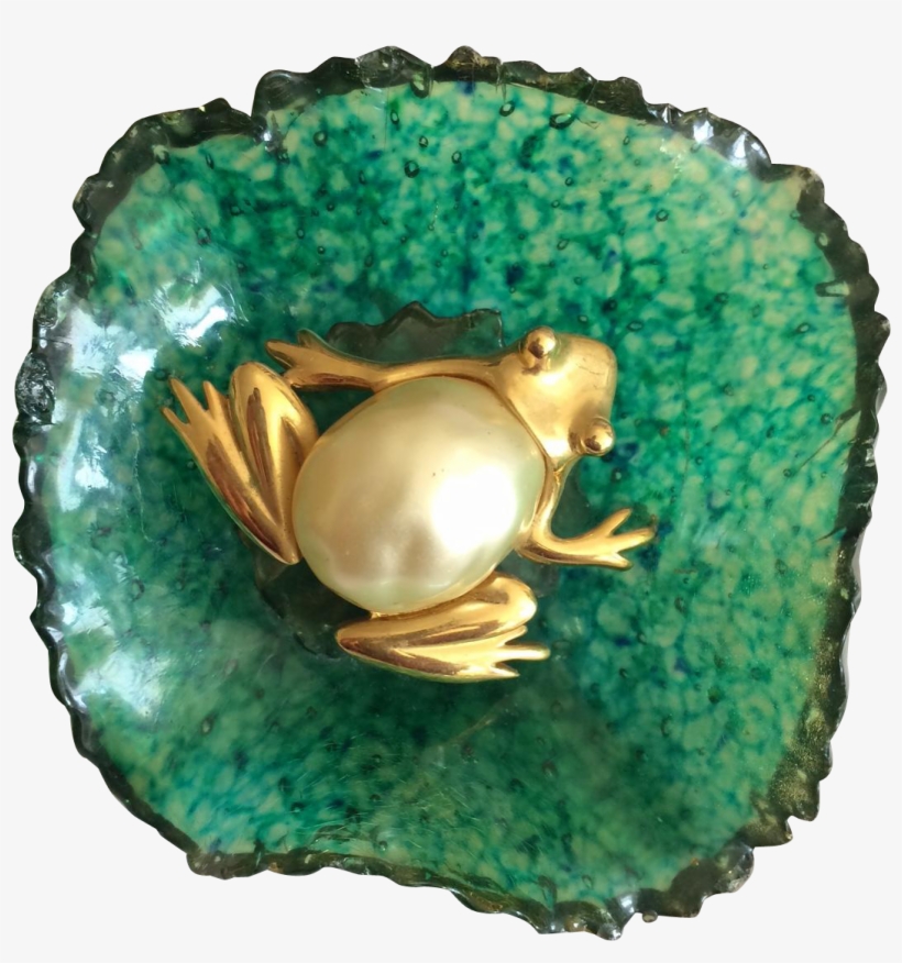 This Pearl Belly Frog Lounges On A Large Lily Pad Ready - Ring, transparent png download