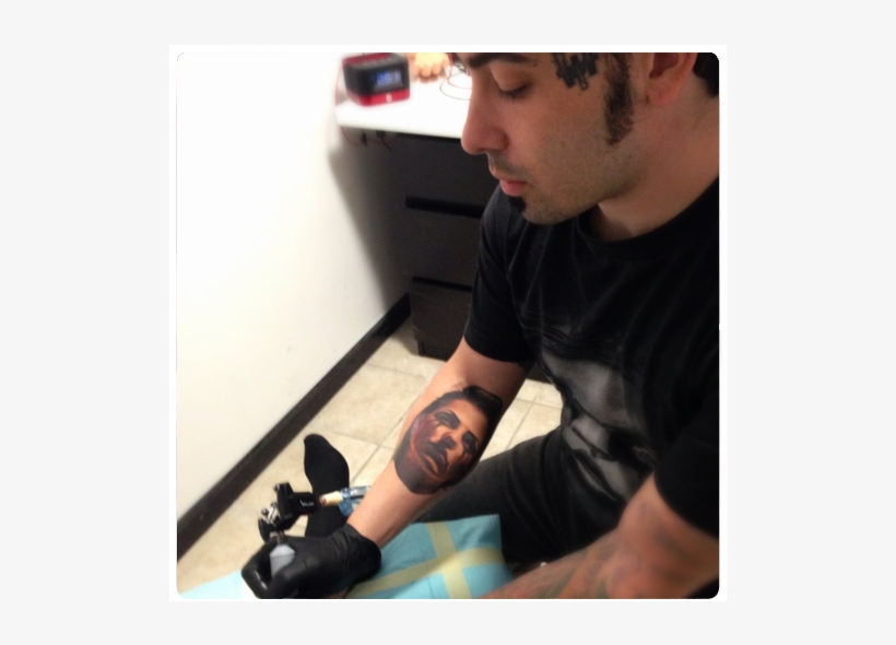 "the Valor Tattoo Machine Is A Great Piece If Equipment - Sitting, transparent png download