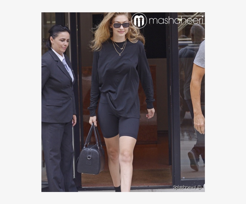Gigi Hadid في اطلالة لم تعجب الأكثرية والسبب يا ترى؟ - Biker Shorts And Heels, transparent png download