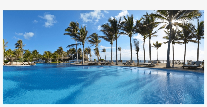 View Of Decorated Beds And Couches Of The Hotel Next - Pyramid At Grand Oasis, transparent png download