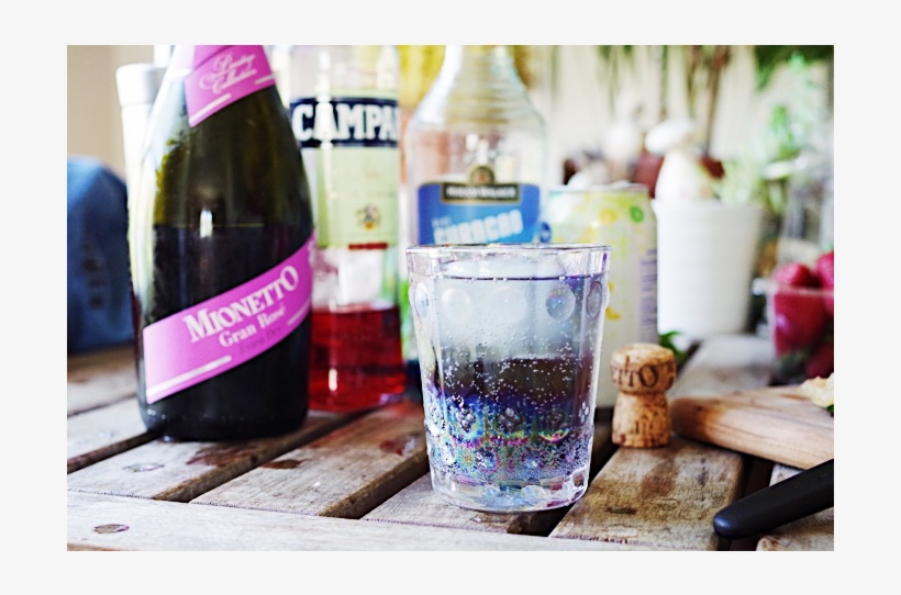 Splash The Tiniest Splash Of Chartreuse To The Center - Glass Bottle, transparent png download