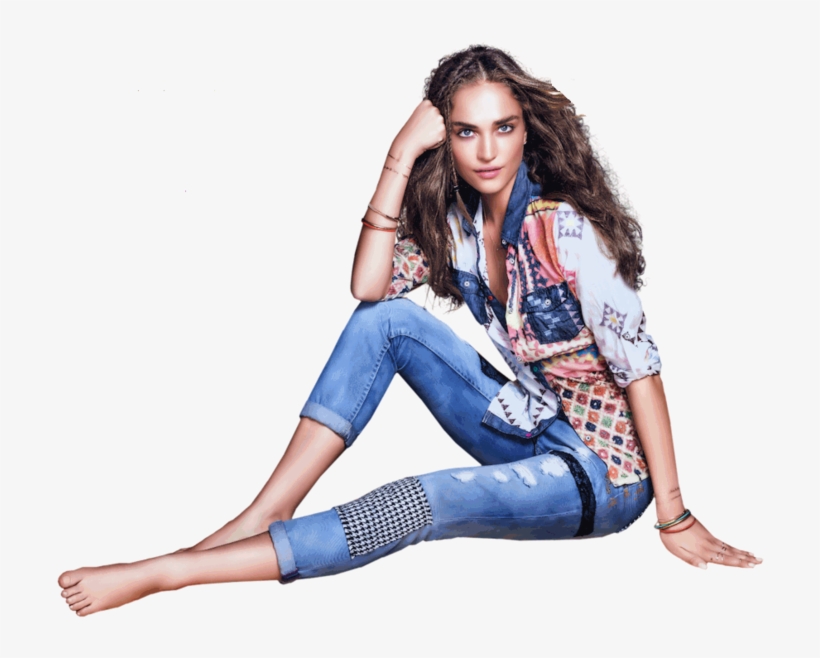 Woman Sitting - Modelo Anuncio Desigual, transparent png download
