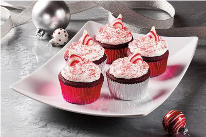 Santa Hat Topped Red Velvet Cupcakes Recipe - Hershey Kisses Cupcakes (570x570), Png Download