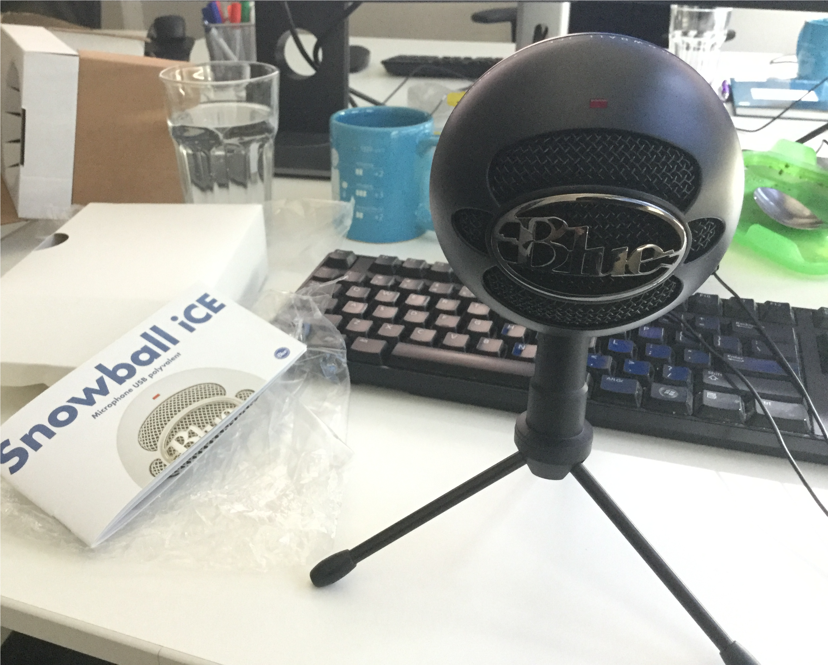 Blue Snowball Ice Microphone For Around 60eur - Outdoor Grill Rack & Topper (3264x2448), Png Download