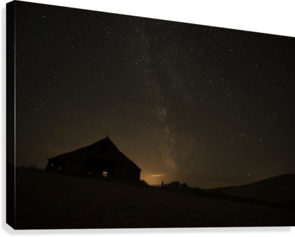 Night Sky Glowing Over Silhouette Of A Barn With A - Display Device (429x344), Png Download
