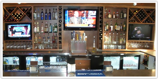 Bar With Wines In The Shelf - Gadget (950x350), Png Download