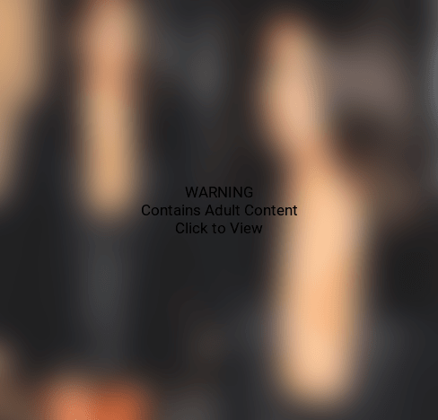 Kim Kardashian Flaunts Cleavage - Wood (488x468), Png Download