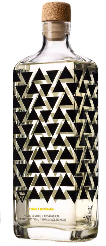 Processour Sipping Reposado Tequila Is Estate Grown, - Viva Xxxii Tequila (1000x1000), Png Download