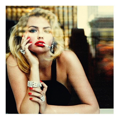 Kate Upton In Der Vogue Italia, Fotografiert Von Steven - Kate Upton Nude Smoking (407x610), Png Download