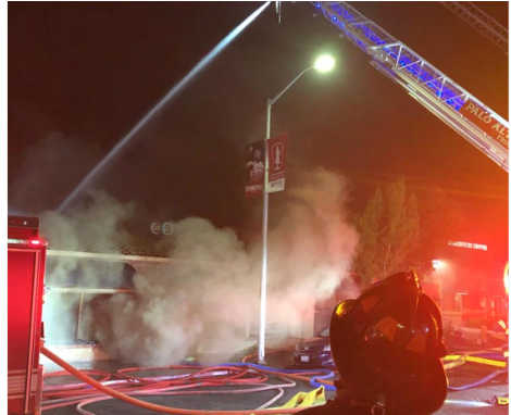 Firefighters Battle The Flames At The Old Compadres - Fire (678x381), Png Download