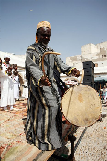 Img-5 - Statue (975x536), Png Download