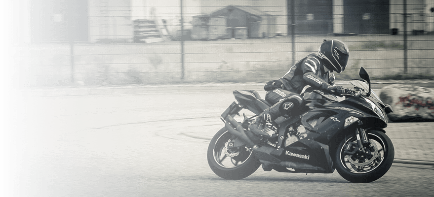 Motorcycle - Street Bike Versus Cruiser (879x400), Png Download