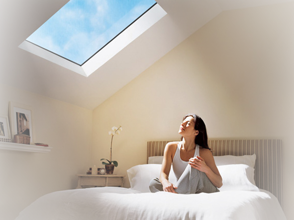 Enjoy Sunshine, Enjoy Daylight, Skylight - Bedroom (600x448), Png Download