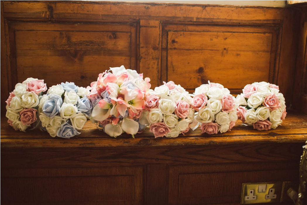 Brides Flowers With Bridesmaids Posies - Bride (1920x700), Png Download