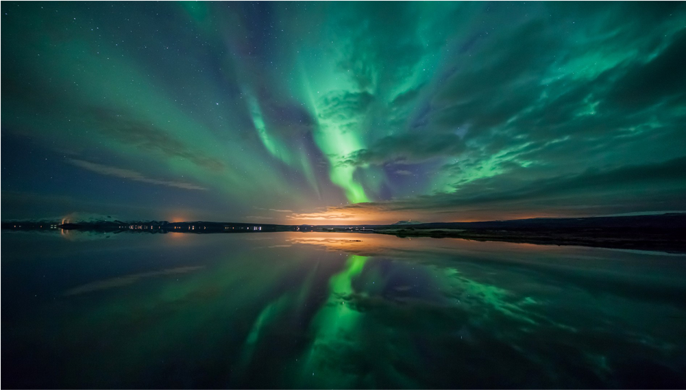 Score 50% - Northern Lights Screensaver Windows 10 (1000x1000), Png Download