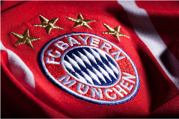 Bayern Munich 17/18 Home Youth Kit - Adidas Bayern Munich Soccer Ball (550x550), Png Download