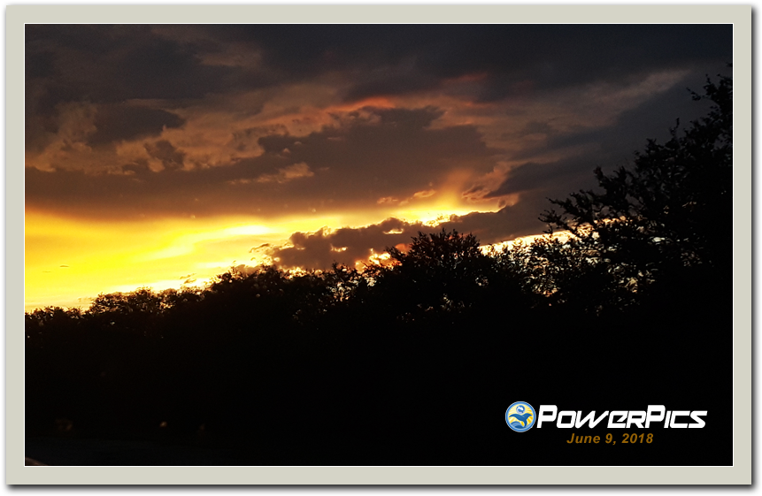 Sky Dragon 04 Powerpics - Led-backlit Lcd Display (892x592), Png Download