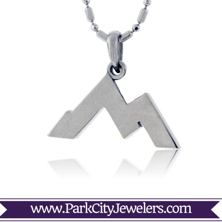 Mountain Peak Ridgeline Pendant - Green Amethyst Diamond White Gold Ring (760x760), Png Download