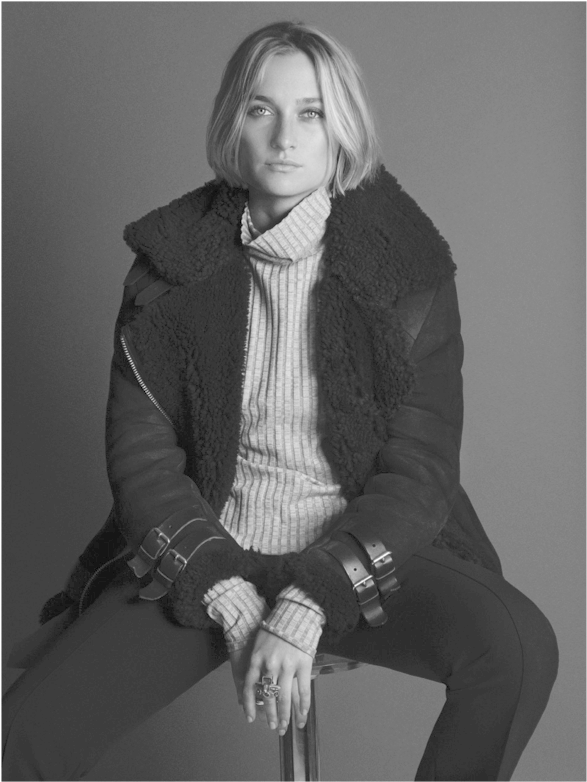 Sophie Ashby - Sitting (1024x837), Png Download