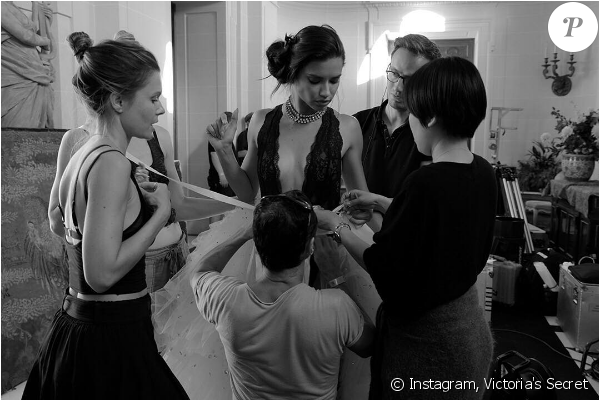 Adriana Lima - Victoria's Secret (950x399), Png Download