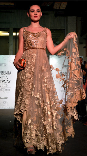 Model-a - Gown (640x640), Png Download