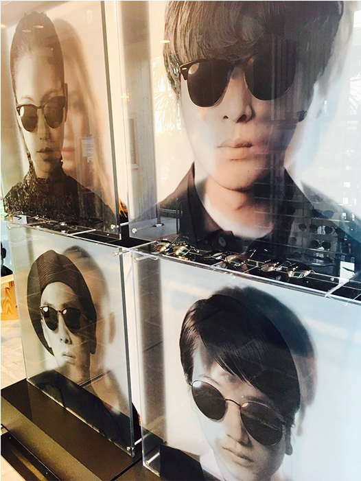 Ray-ban Flash Black Photo Exhibition By Beams4 - Album Cover (700x700), Png Download