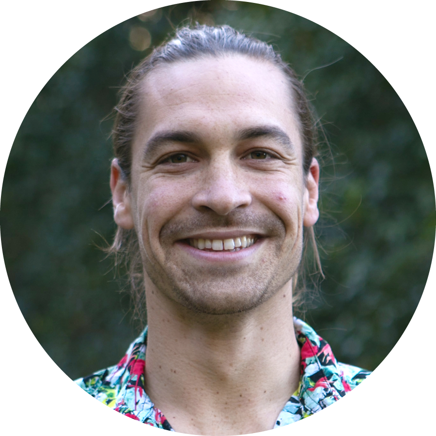While Finishing His Masters In International Sustainable - Circle (900x900), Png Download