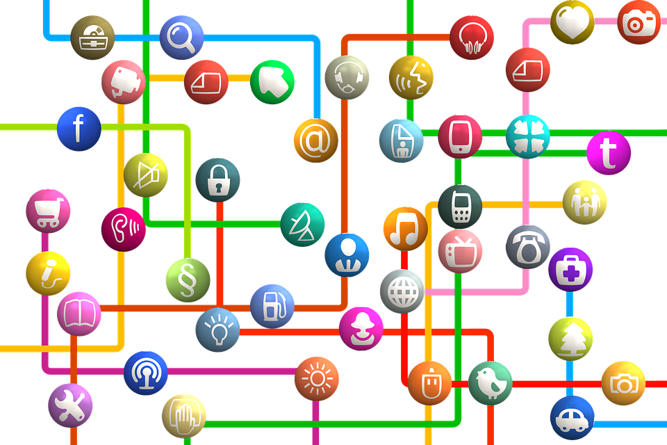 Social Media Symbols Pixabay - Authority Guide To Networking For Business Growth - (960x640), Png Download