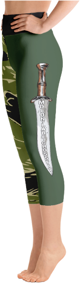 Yoga Capri Leggings Tiger Stripe Sword - Cool Rogue Yoga Pants (600x600), Png Download